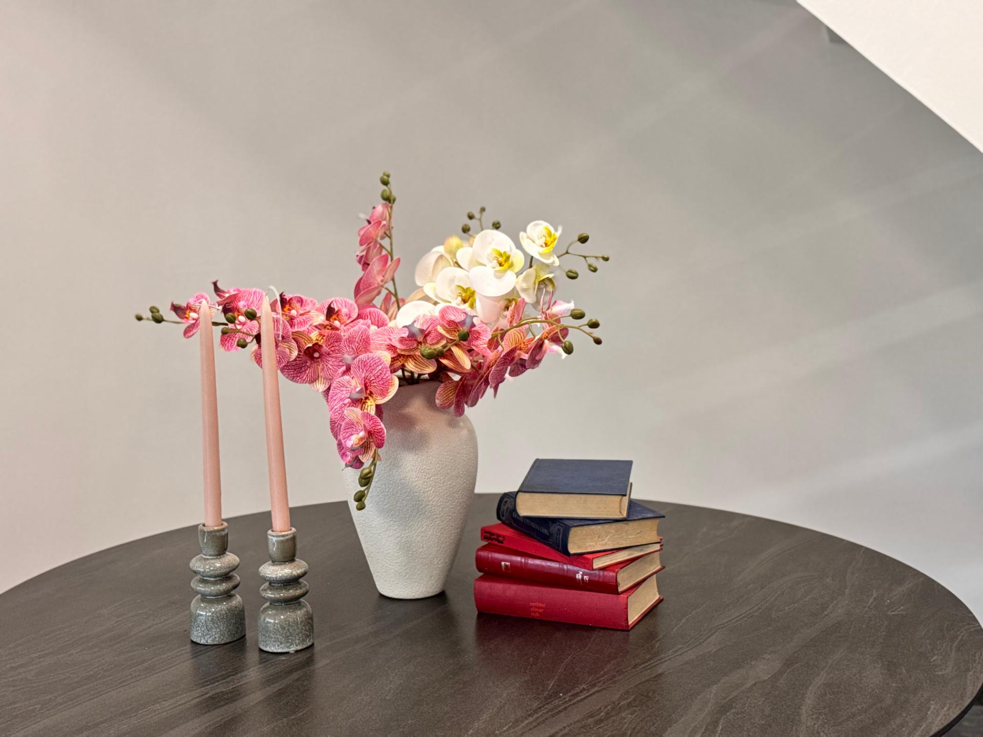 Interior decorative details